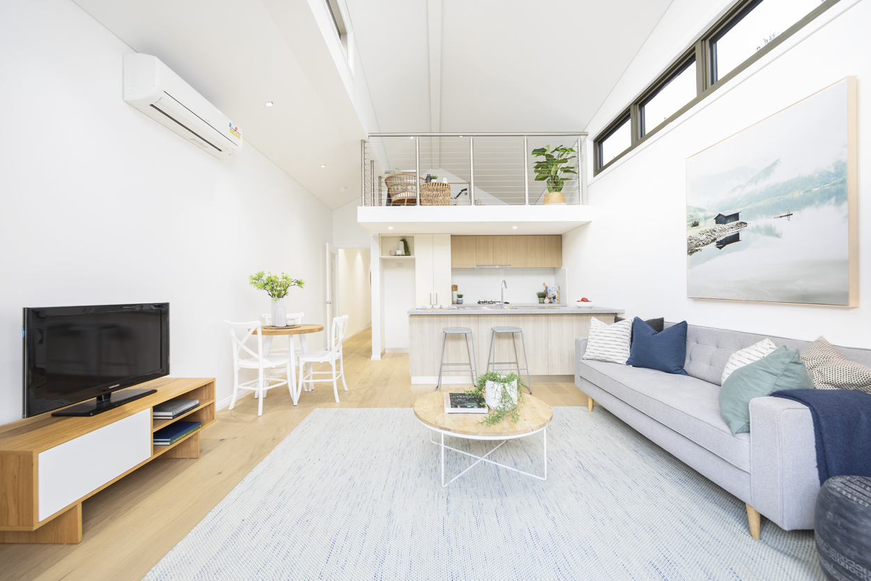 MATERIAL GRAVITY / DEEP-HUED INTERIOR CURATION