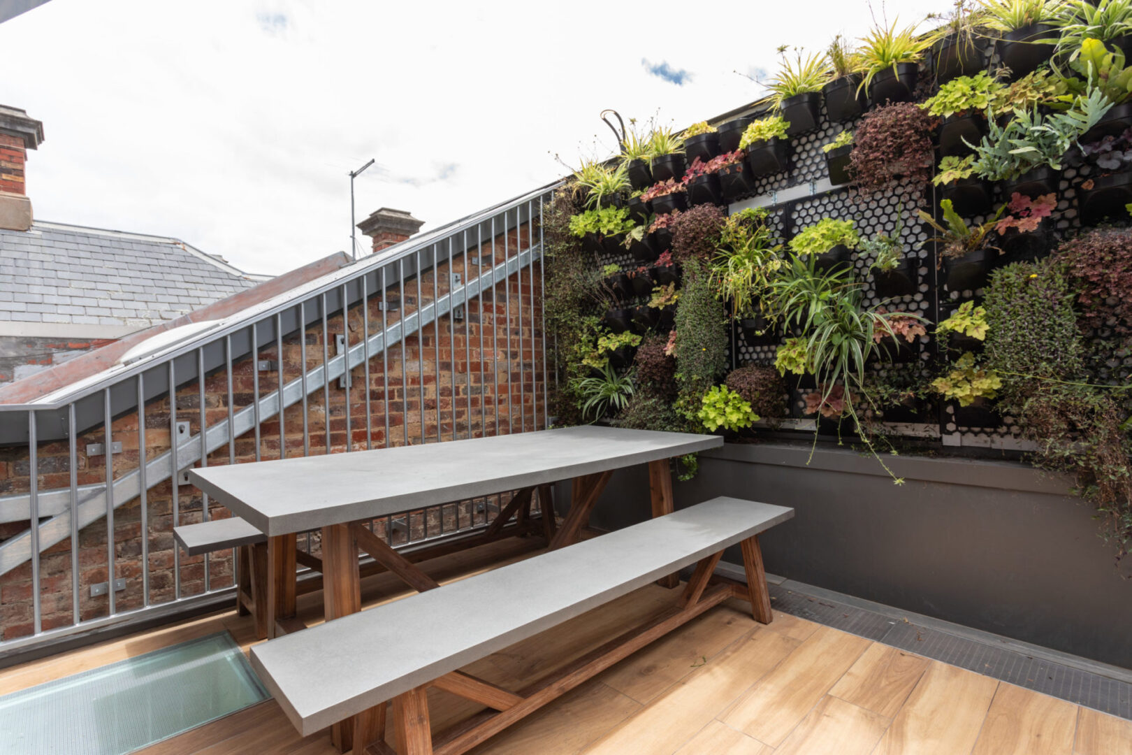 BORROWED SCENERY / INDOOR-OUTDOOR INTEGRATION