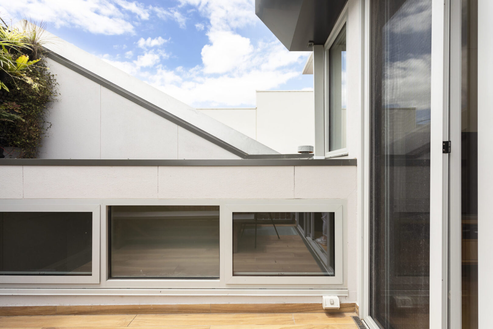 THERMAL ENVELOPE / STRATEGIC GLAZING & PRIVACY INTERFACE