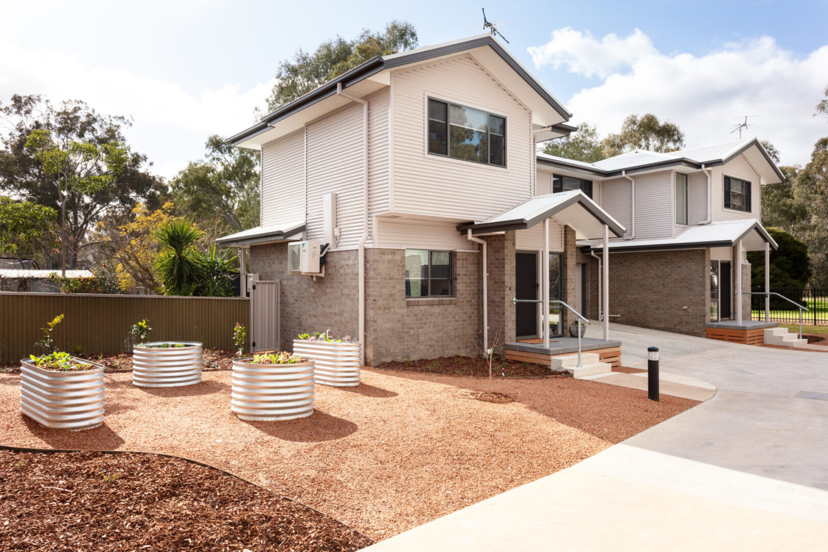 LIGHTWEIGHT CLADDING / REGIONAL CONTEXTUALISM