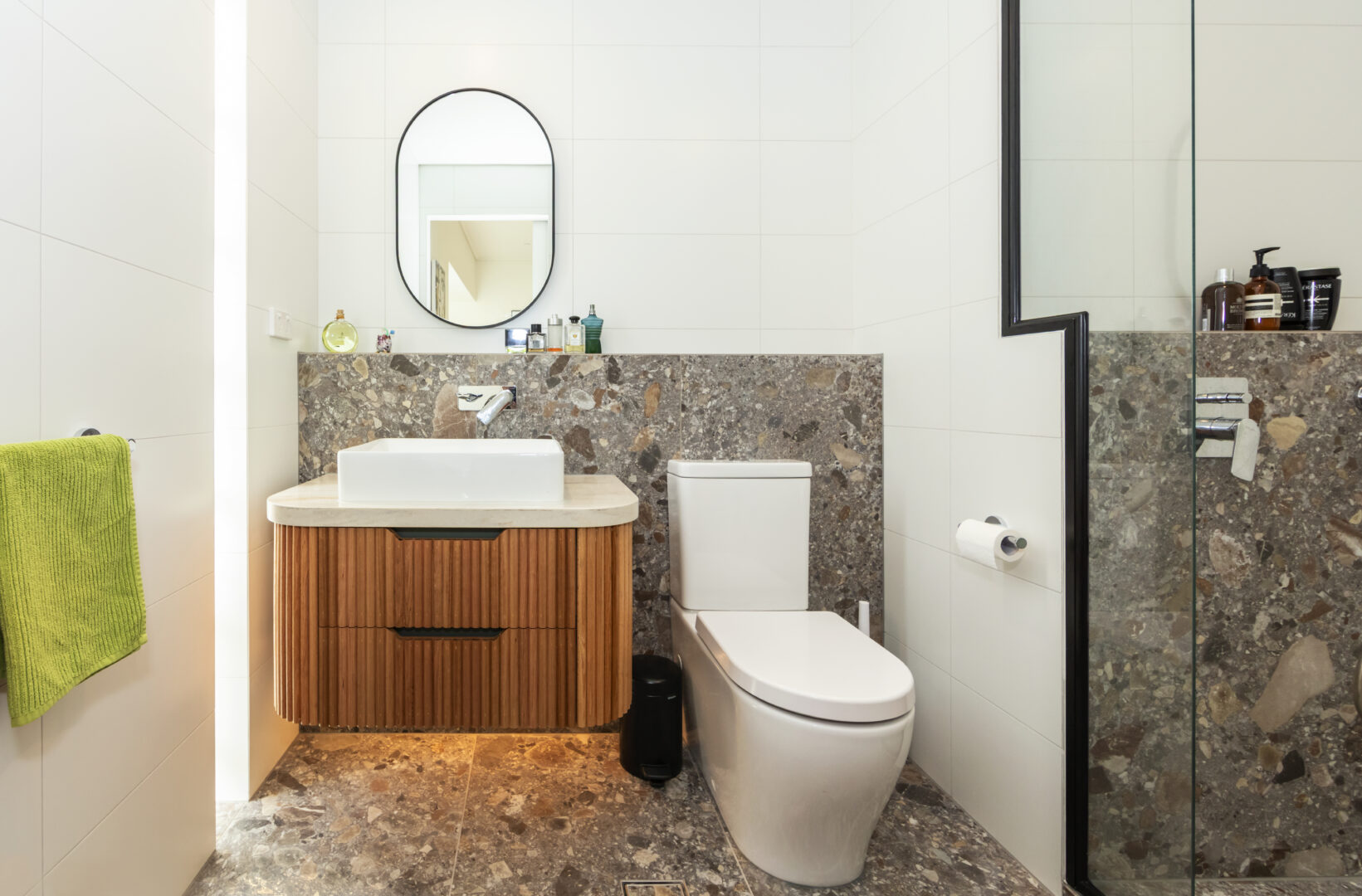 WET AREA REFINEMENT / GEOMETRIC STONE TEXTURES & REFINED UTILITY